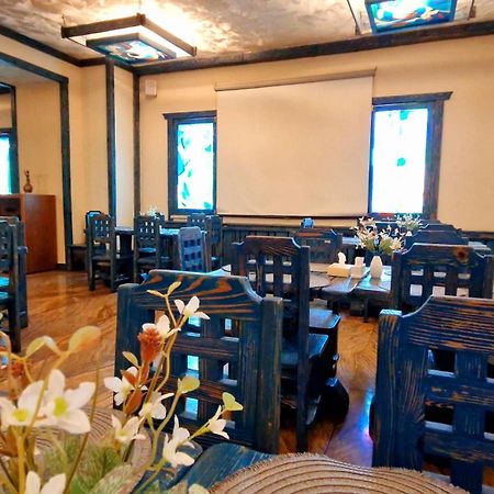 Ararat Hotel Jerevan Buitenkant foto