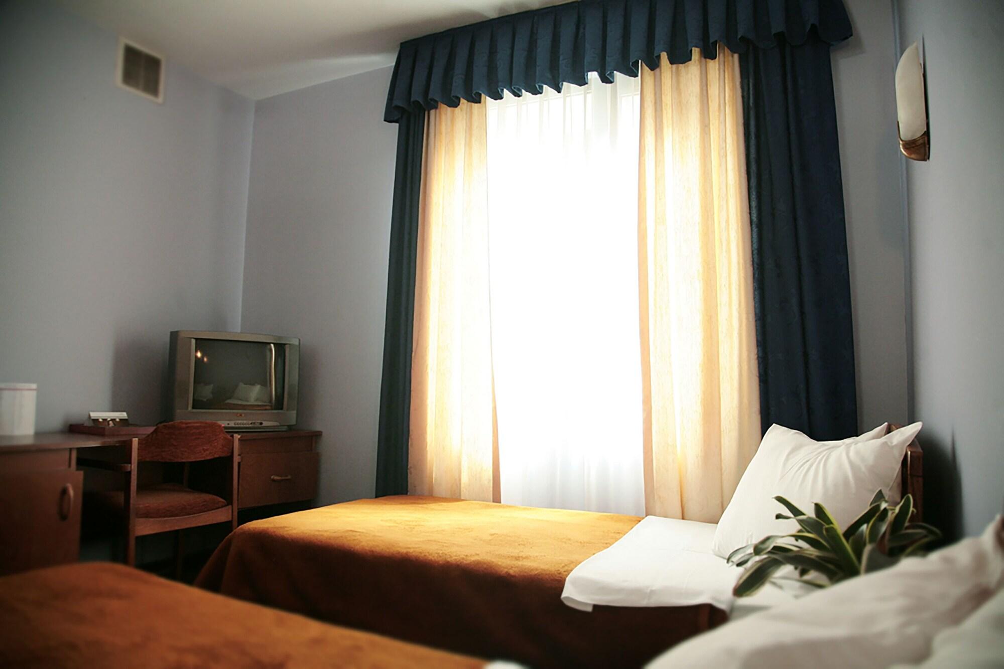 Ararat Hotel Jerevan Buitenkant foto