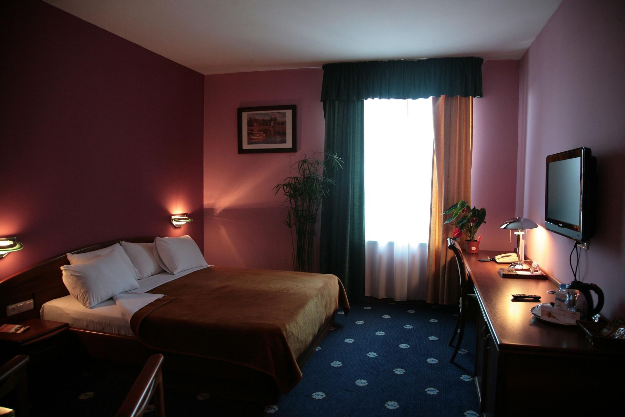 Ararat Hotel Jerevan Buitenkant foto