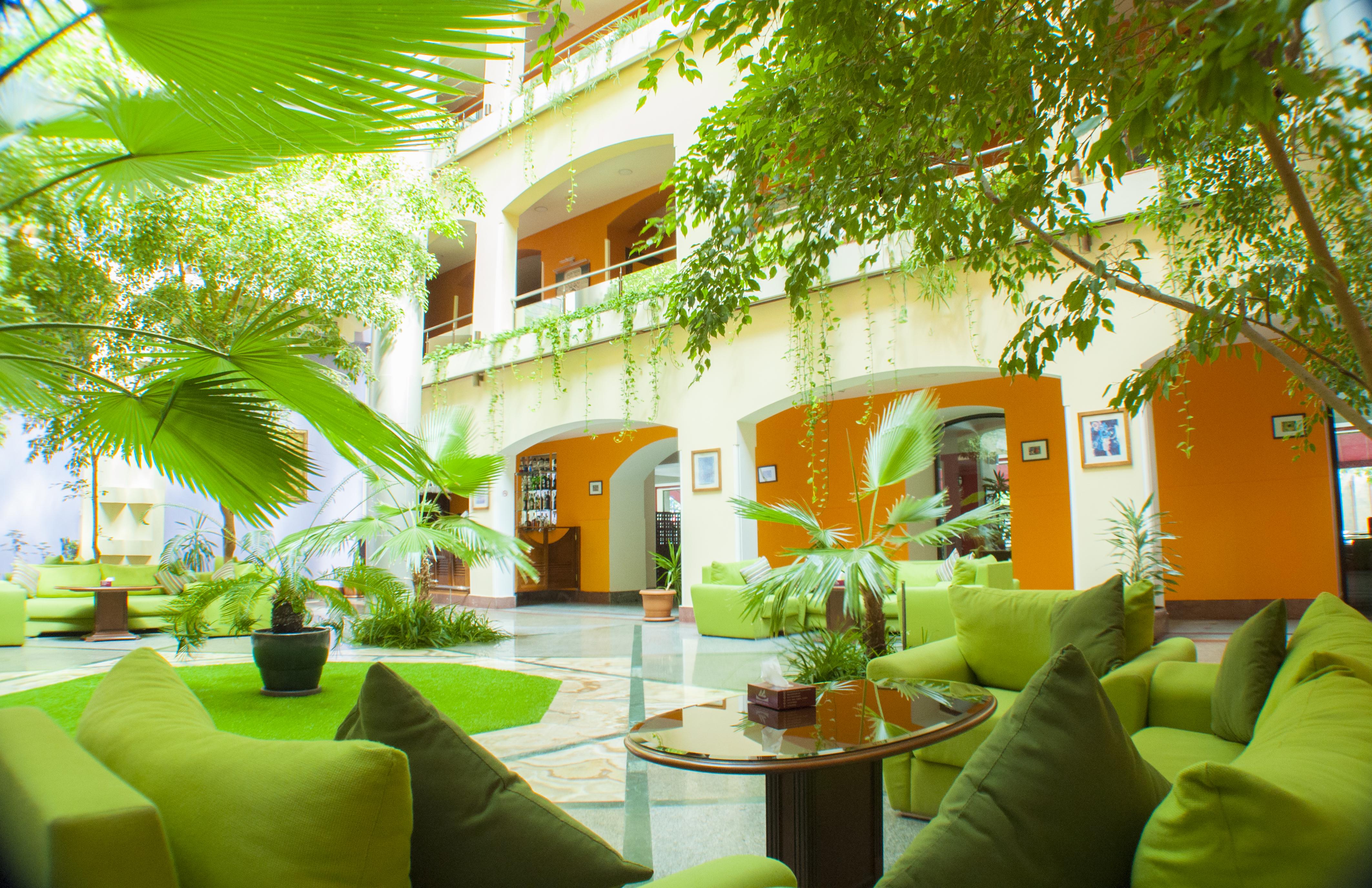 Ararat Hotel Jerevan Buitenkant foto