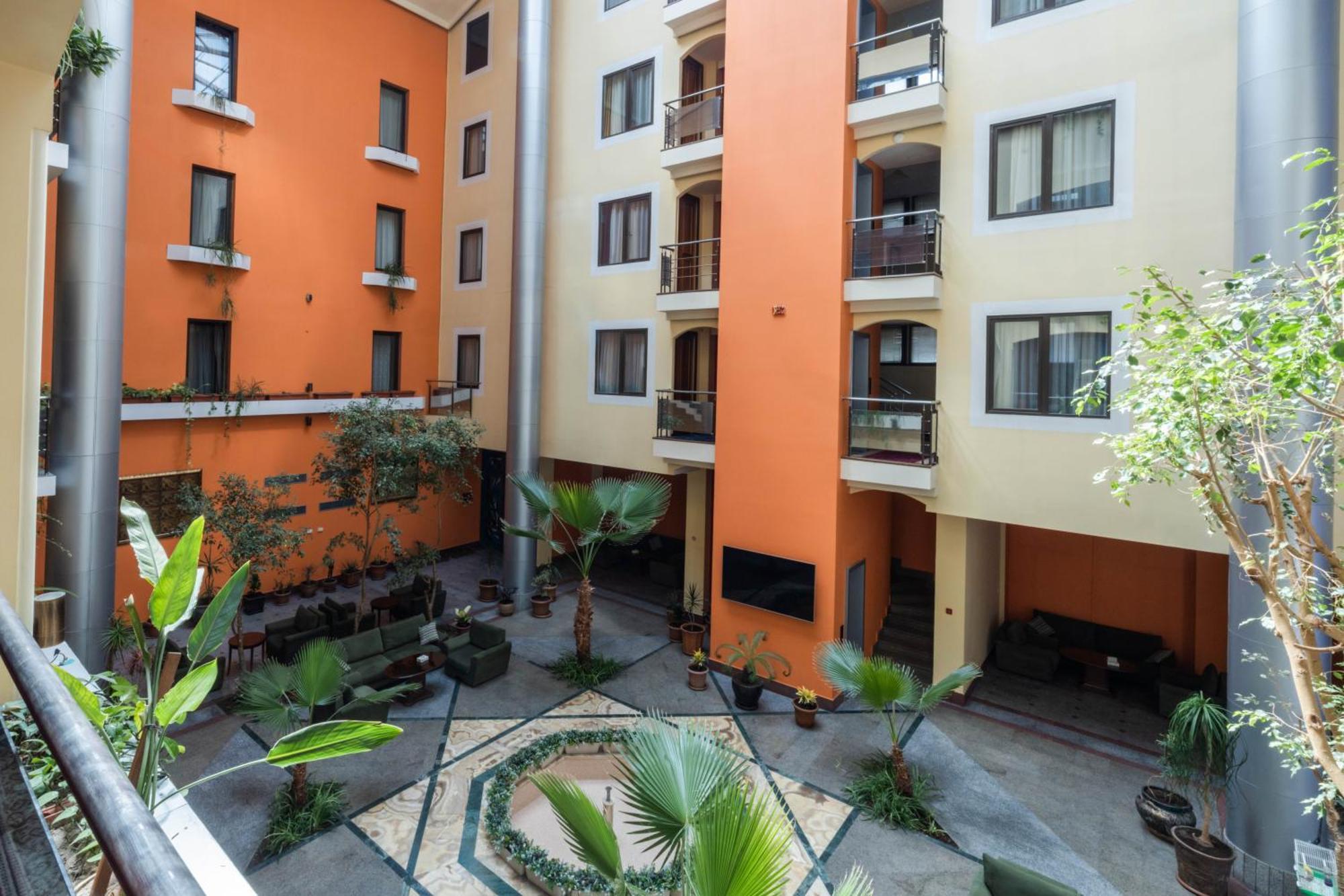 Ararat Hotel Jerevan Buitenkant foto