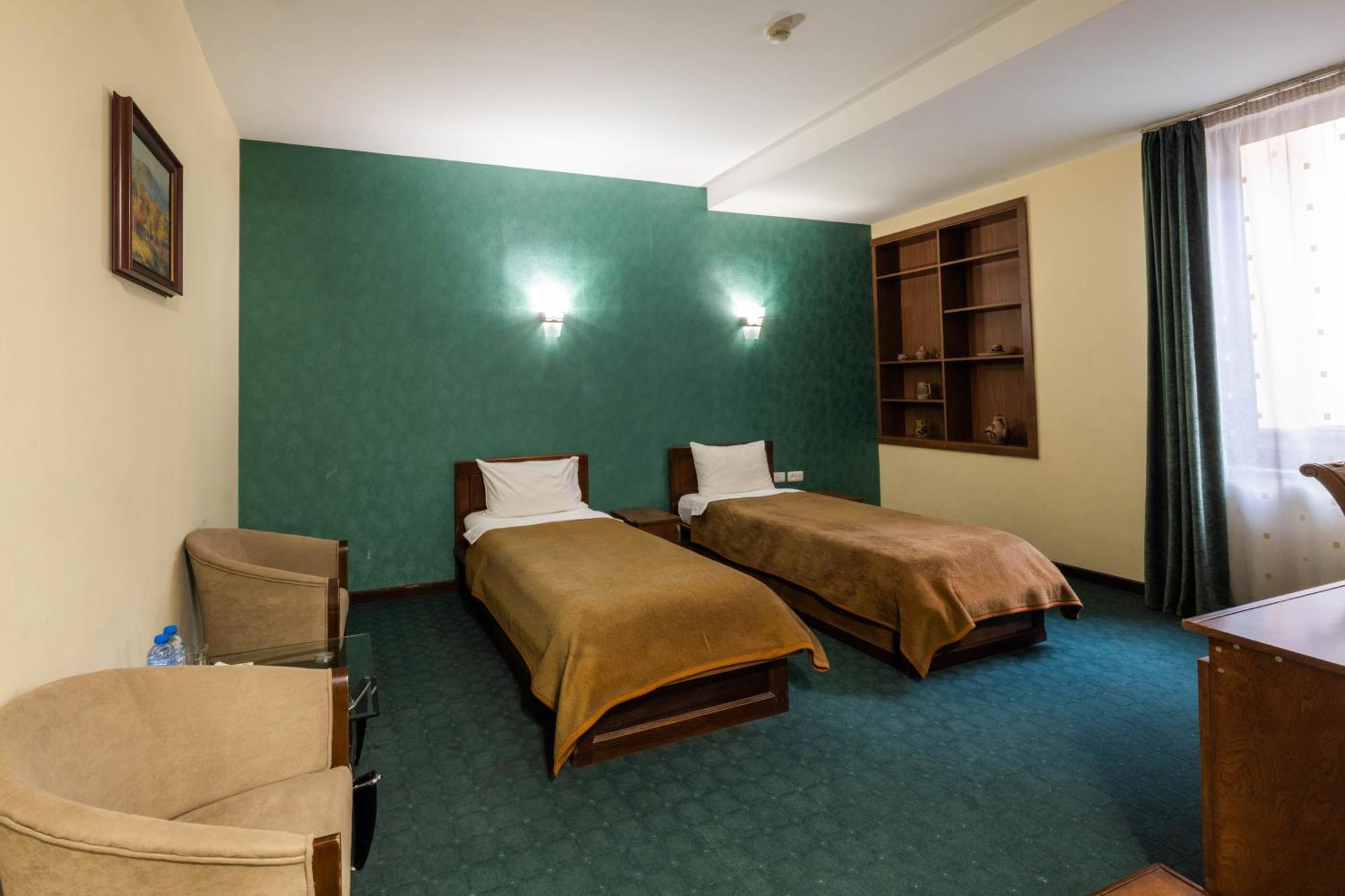 Ararat Hotel Jerevan Buitenkant foto