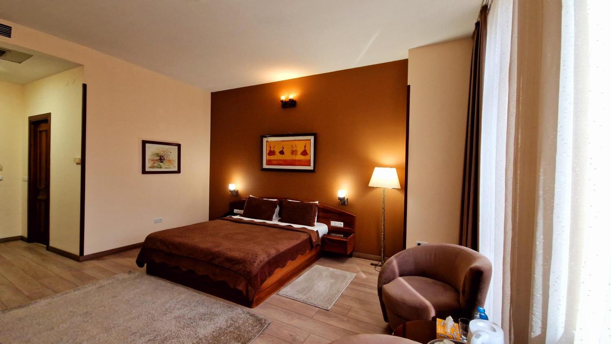 Ararat Hotel Jerevan Buitenkant foto
