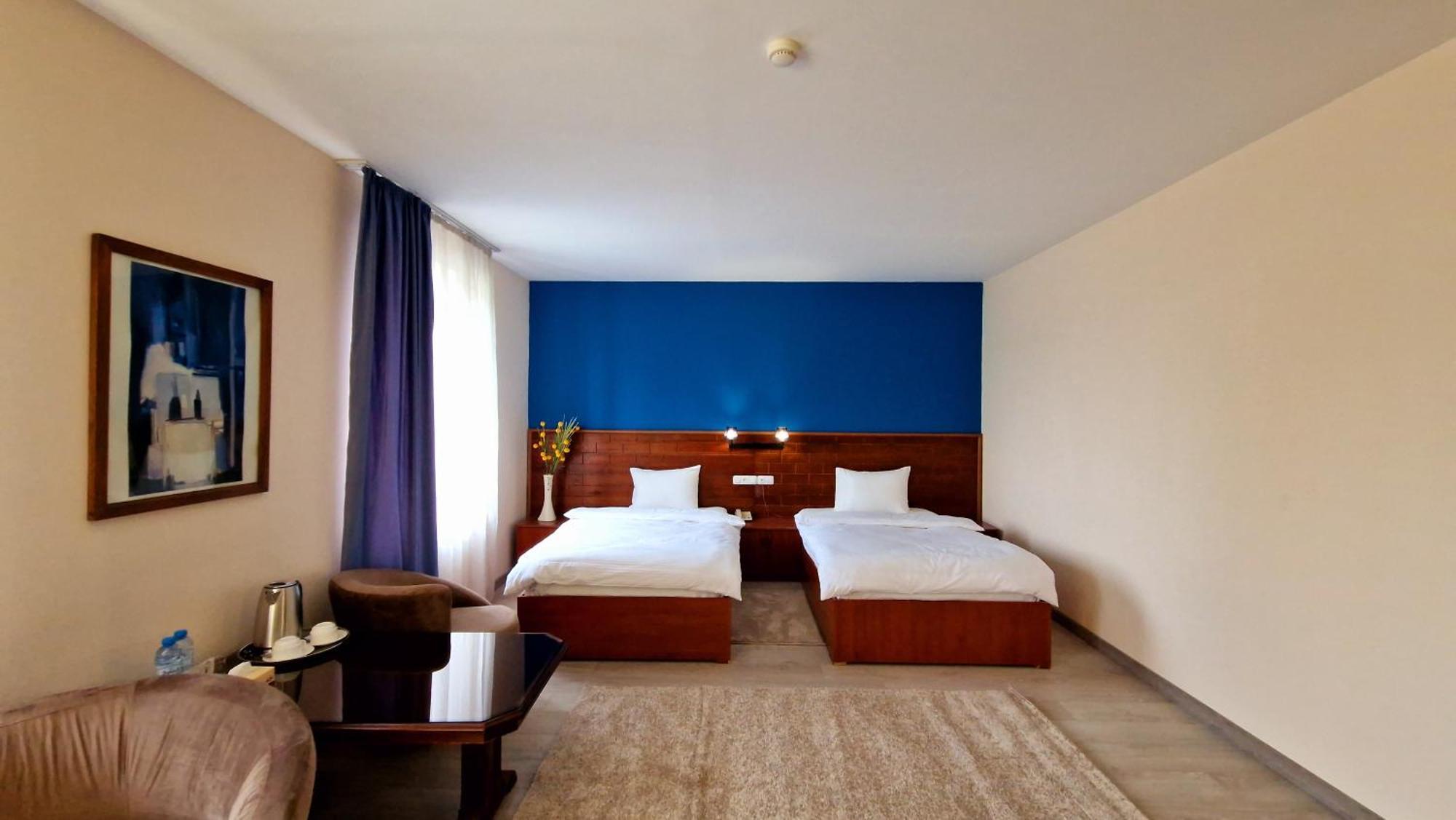 Ararat Hotel Jerevan Buitenkant foto