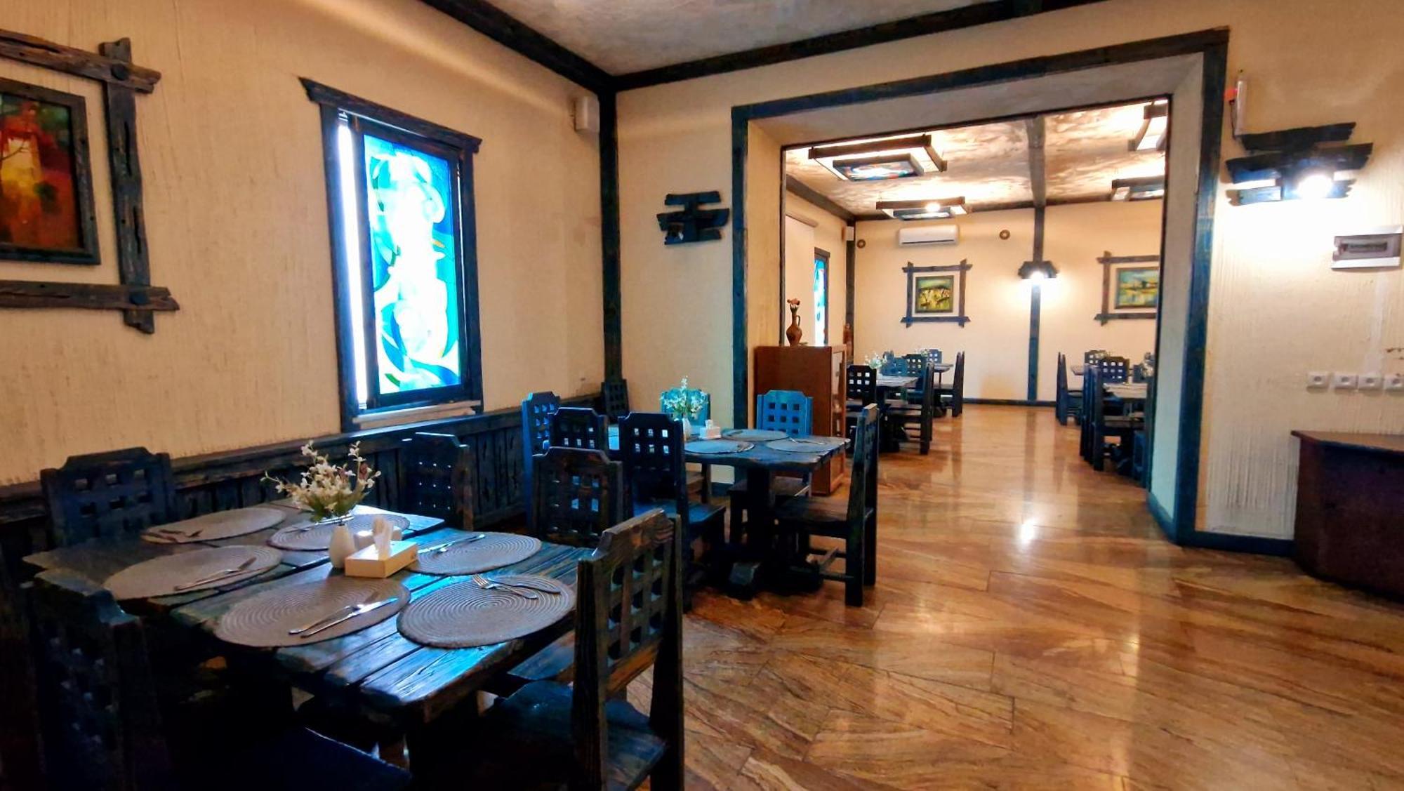 Ararat Hotel Jerevan Buitenkant foto